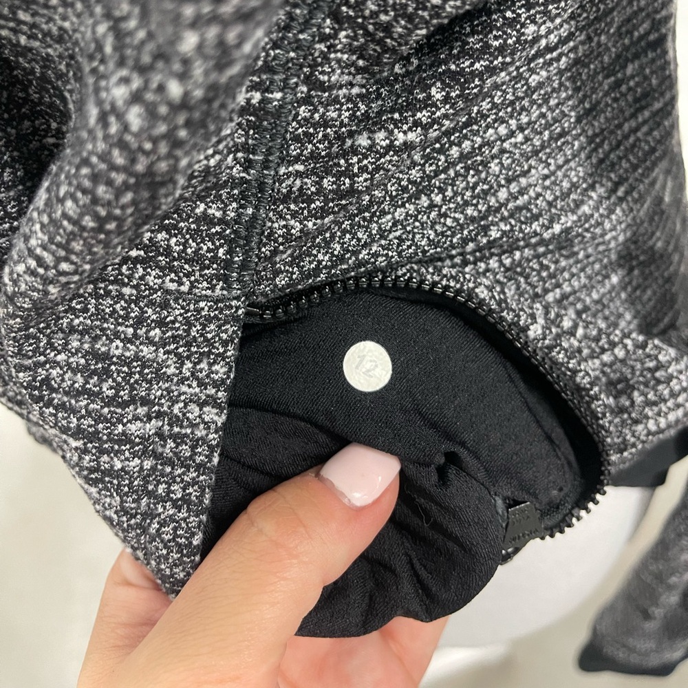 Lululemon Be Present Jacket in Coco Pique Black Heathered Full Zip Sweater Sz 12 - Picture 15 of 16